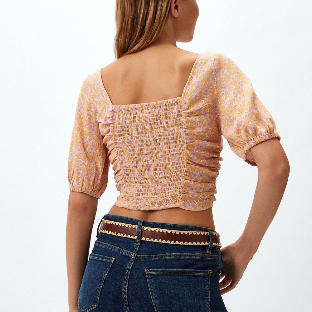 H&M Ruched Floral Puff-Sleeve Top – Size L - Picture 2 of 15
